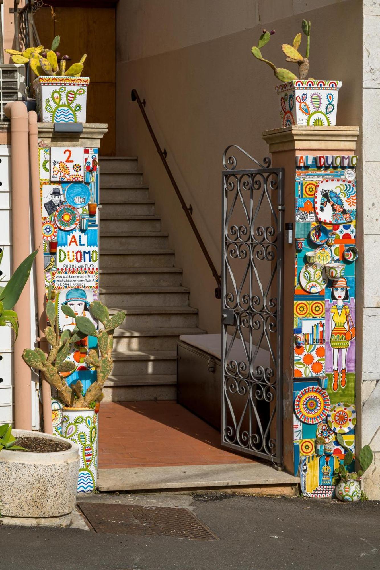 Al Duomo Rooms & Flats ตาออร์มินา ภายนอก รูปภาพ