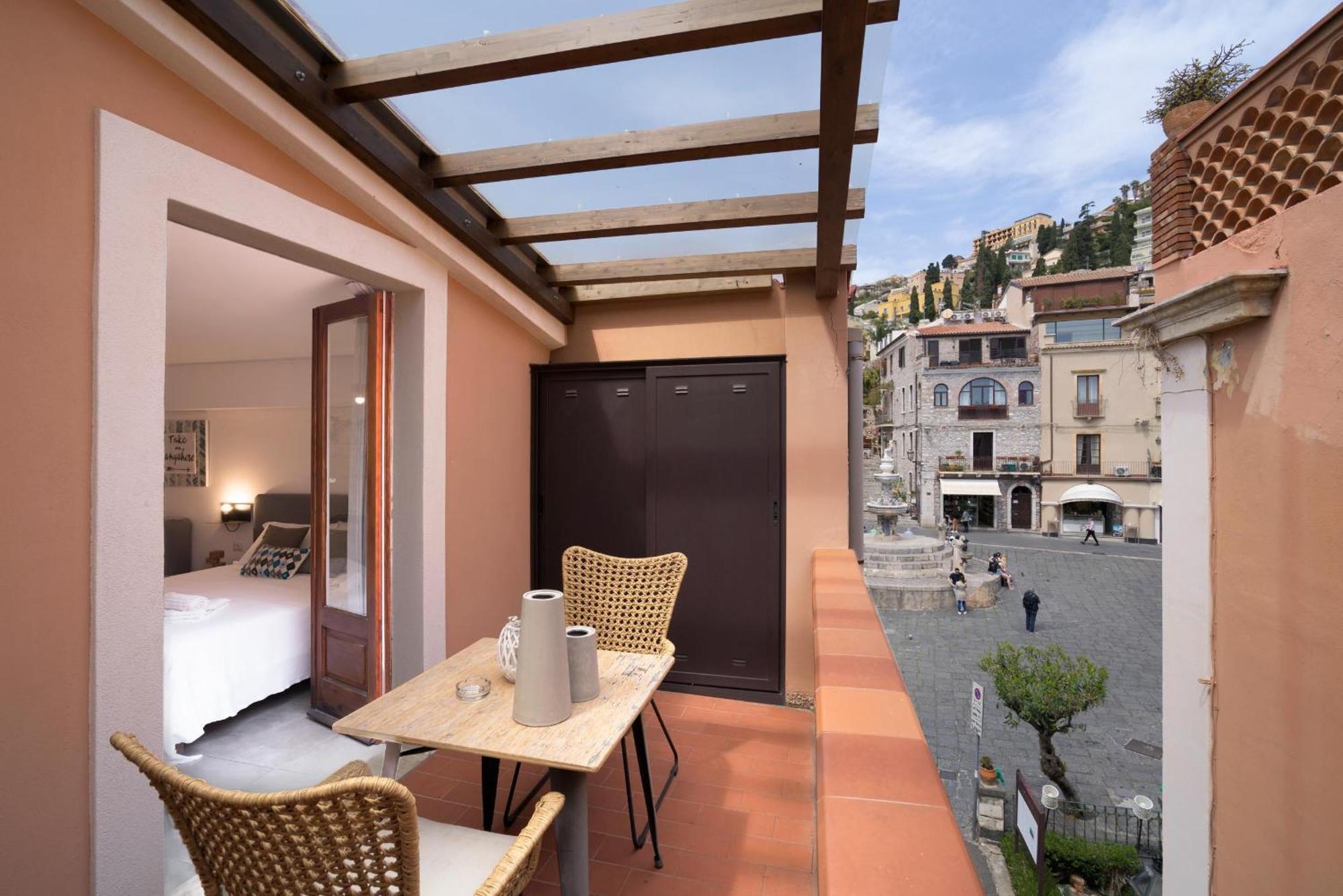 Al Duomo Rooms & Flats ตาออร์มินา ภายนอก รูปภาพ