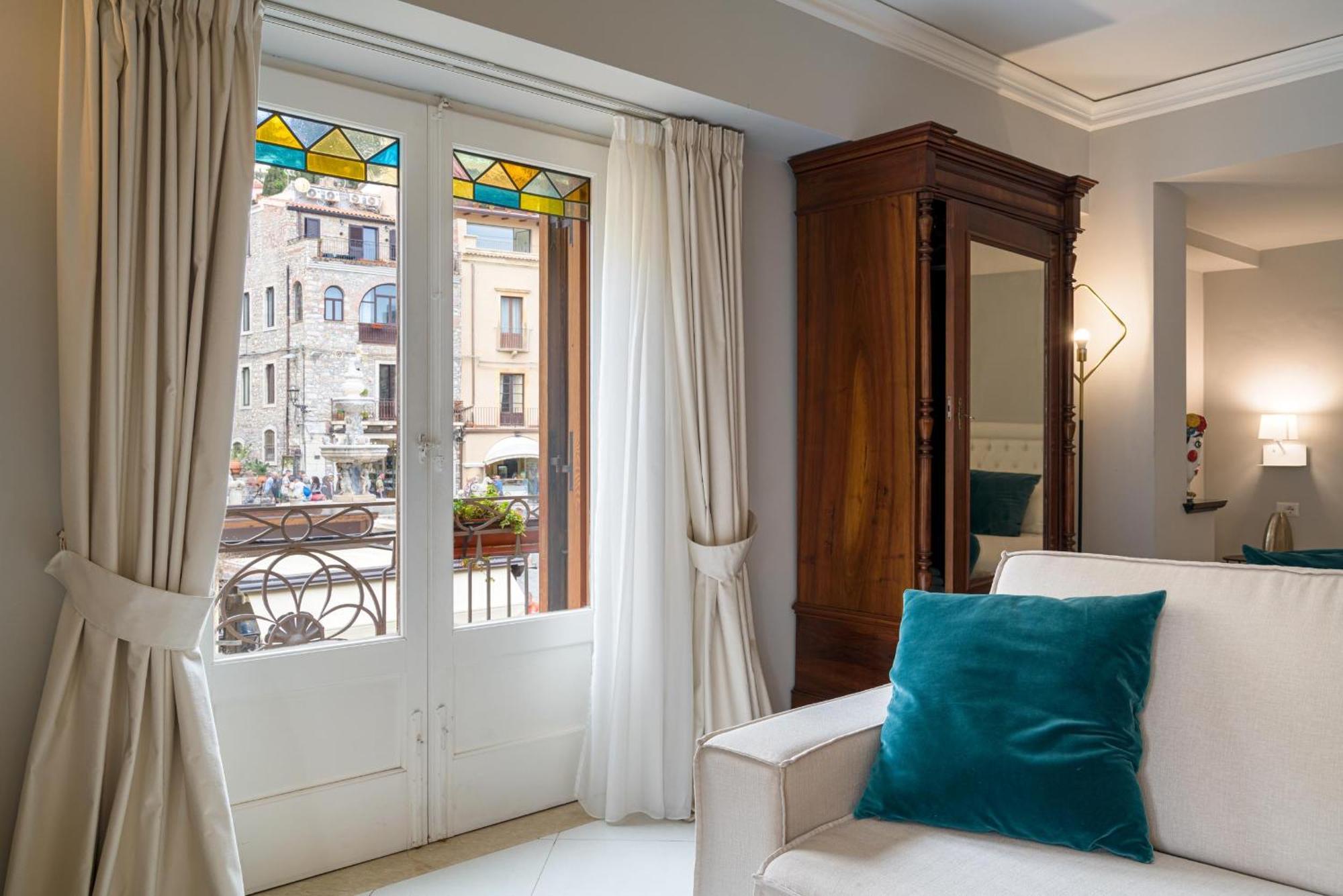 Al Duomo Rooms & Flats ตาออร์มินา ภายนอก รูปภาพ