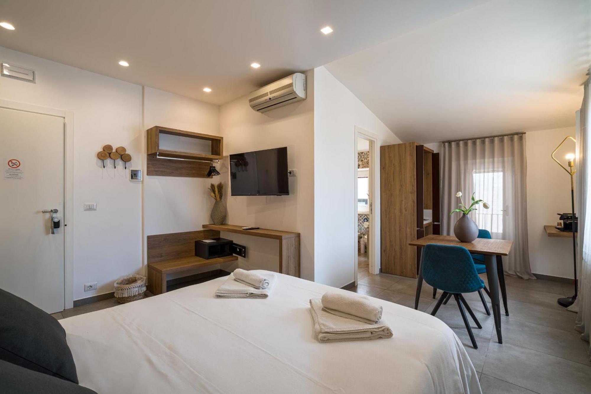 Al Duomo Rooms & Flats ตาออร์มินา ภายนอก รูปภาพ